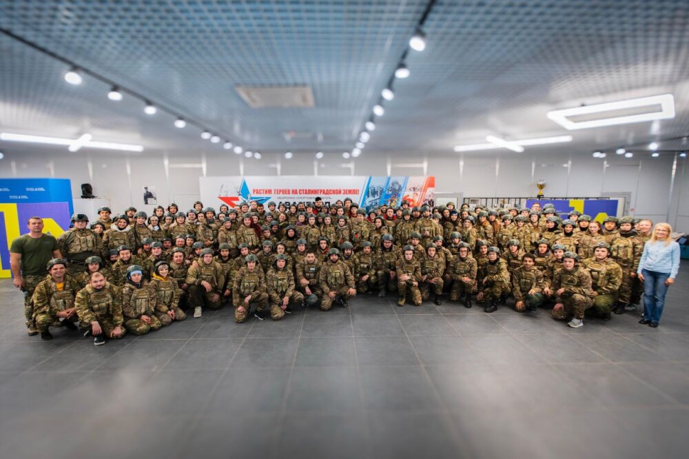 🏕 В оборонно-спортивном лагере «Авангард» стартовала военно-тактическая игра «Сталинградская закалка»!